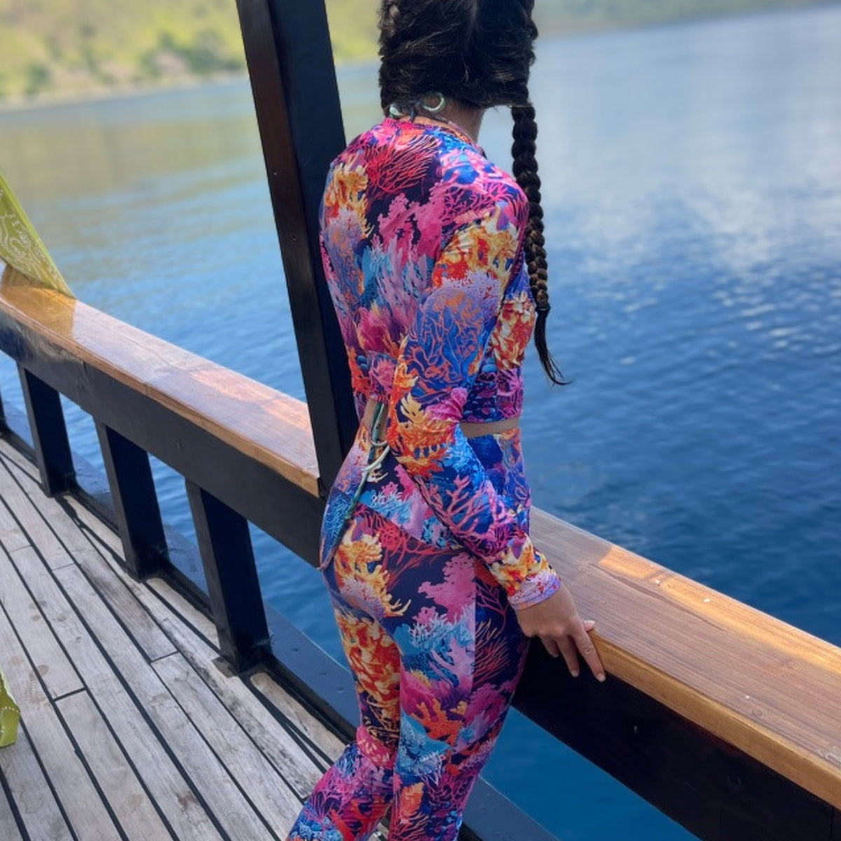 Dive Skins Set - Cropped Rashie + Scuba Leggings (with Pockets!) - Fire Corals