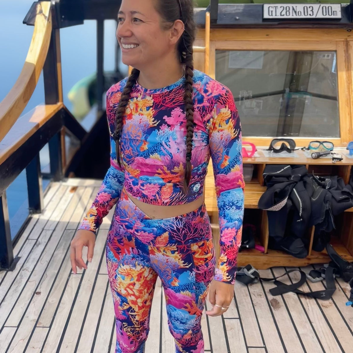 Dive Skins Set - Cropped Rashie + Scuba Leggings (with Pockets!) - Fire Corals